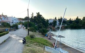 Seaside One-Bedroom On Chalkis
